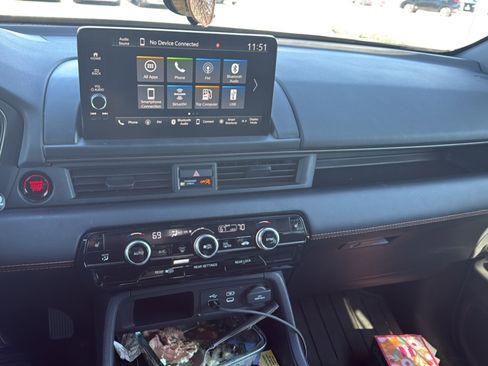 Certified 2025 Honda Pilot TrailSport image 16