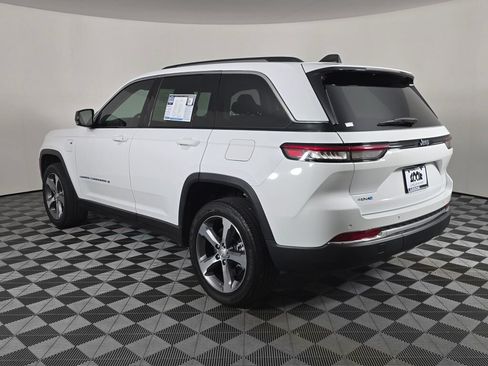 Used 2023 Jeep Grand Cherokee 4WD 4xe image 5