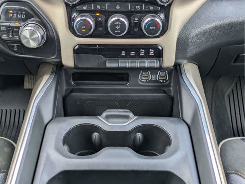 Used 2022 RAM 1500 Laramie AWD/4WD image 17