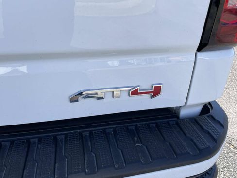 Used 2024 GMC Sierra 1500 AT4 w/ Technology Package image 5