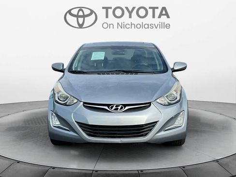 Used 2015 Hyundai Elantra SE w/ Option Group 03 FWD image 9