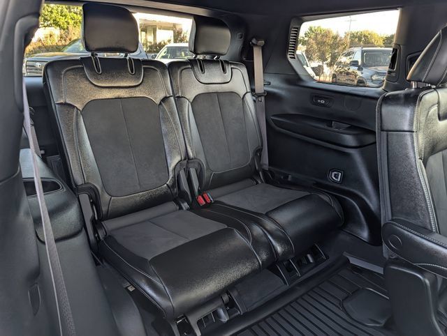 Used 2024 Jeep Grand Cherokee L Altitude AWD/4WD image 30