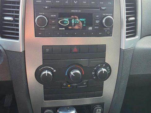 Used 2008 Jeep Grand Cherokee Laredo AWD/4WD image 16