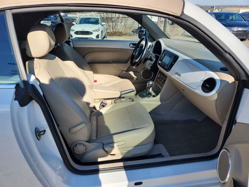 Used 2013 Volkswagen Beetle 2.5 image 24