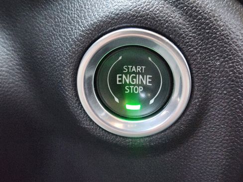 Used 2021 Chevrolet Silverado 1500 LT image 17