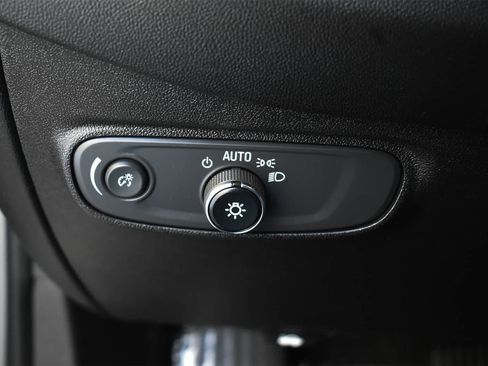 Used 2019 Chevrolet Equinox LT image 23