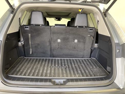 Used 2024 Toyota Grand Highlander AWD image 9