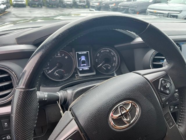 Used 2023 Toyota Tacoma TRD Sport AWD/4WD image 3