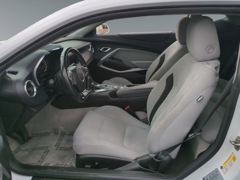 Used 2023 Chevrolet Camaro LT image 9