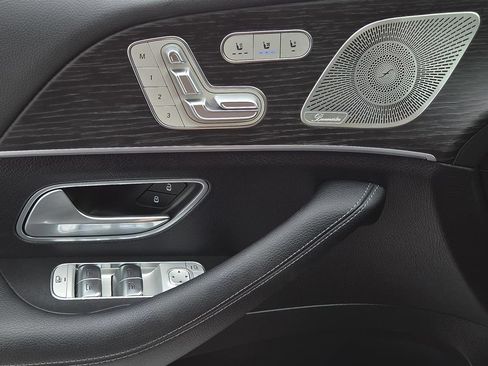 Used 2025 Mercedes-Benz GLE 350 4MATIC image 27