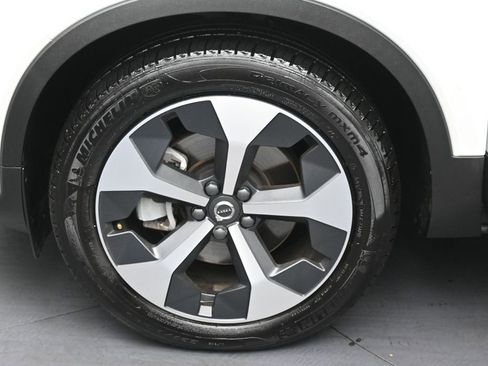 Used 2026 Volvo XC40 B5 Plus AWD/4WD image 37