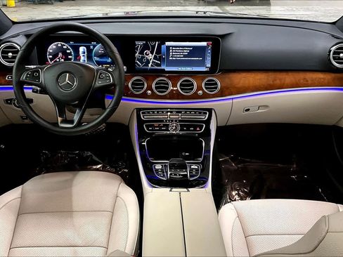 Used 2018 Mercedes-Benz E 400 4MATIC Sedan image 16
