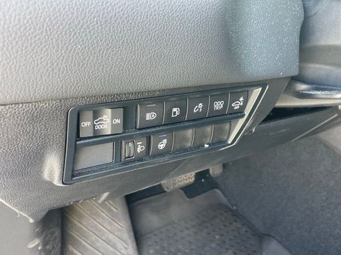 Used 2024 Toyota Tundra Limited AWD/4WD image 7