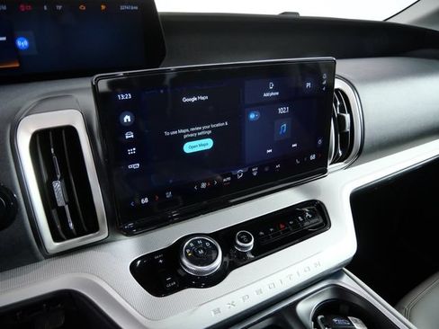 Certified 2025 Ford Expedition Active AWD/4WD image 19
