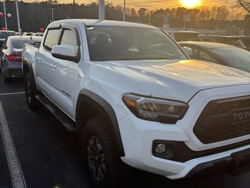 Used 2023 Toyota Tacoma TRD Off-Road w/ TRD Premium Off Road Package image 2