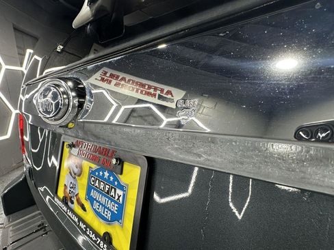 Used 2009 Ford Escape Limited image 38