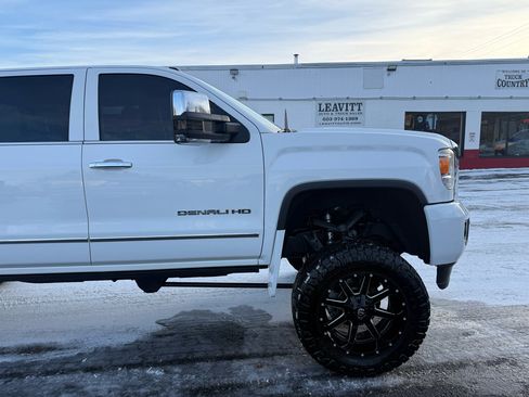 Used 2015 GMC Sierra 2500 Denali image 22