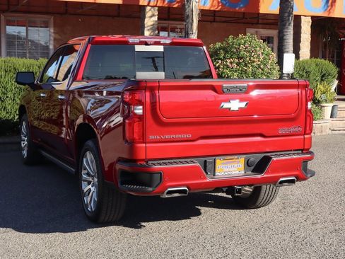 Used 2022 Chevrolet Silverado 1500 High Country w/ Technology Package image 6
