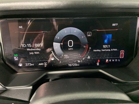 Used 2025 GMC Acadia Elevation image 10