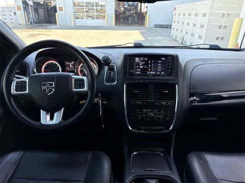 Used 2018 Dodge Grand Caravan GT image 17