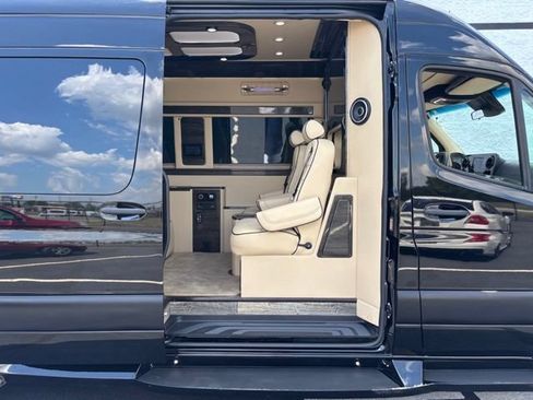 Used 2019 Mercedes-Benz Sprinter 3500 image 8