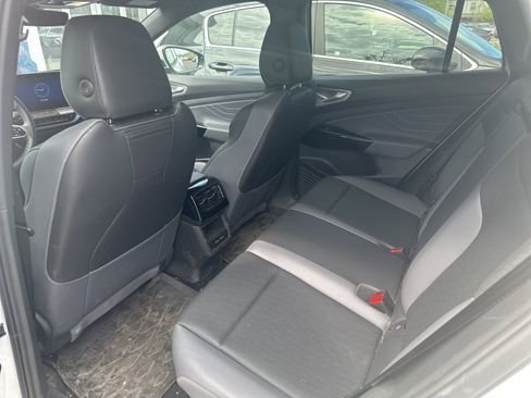 Used 2023 Volkswagen ID.4 Pro S image 7