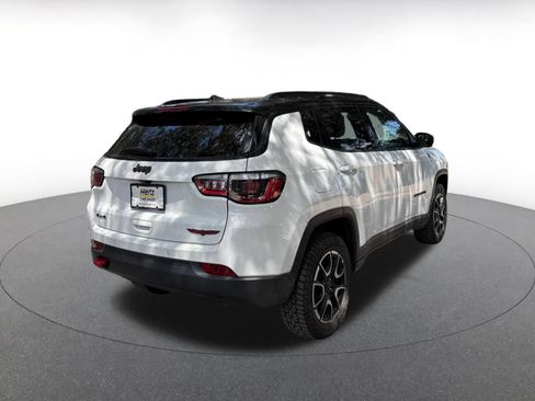 Used 2025 Jeep Compass Trailhawk AWD/4WD image 7