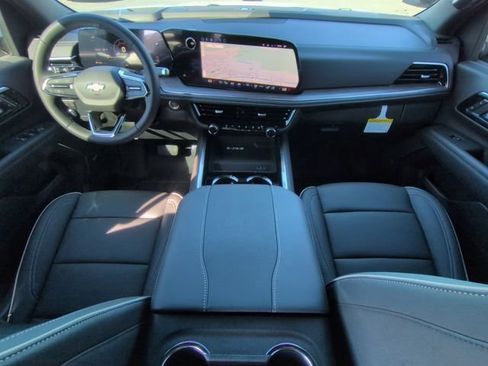 New 2026 Chevrolet Suburban Premier image 18