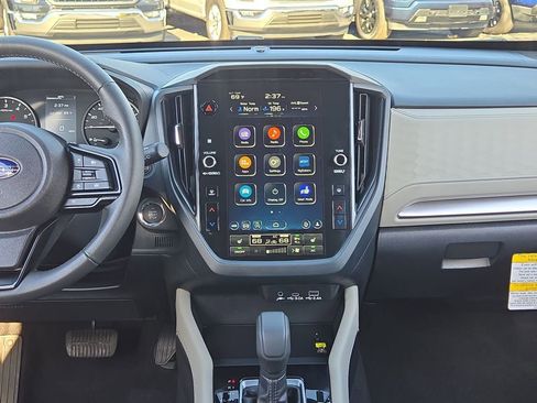 Used 2025 Subaru Forester Premium image 17
