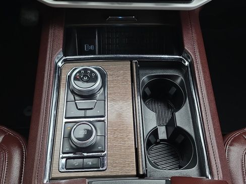 Used 2023 Ford Expedition Limited image 23