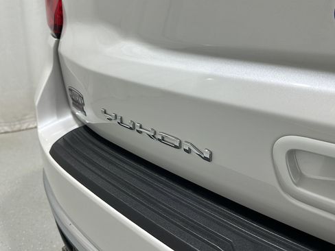 Used 2024 GMC Yukon Denali image 31