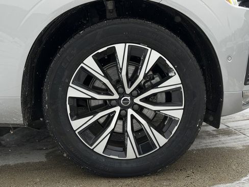 Used 2023 Volvo XC60 B5 Plus image 8