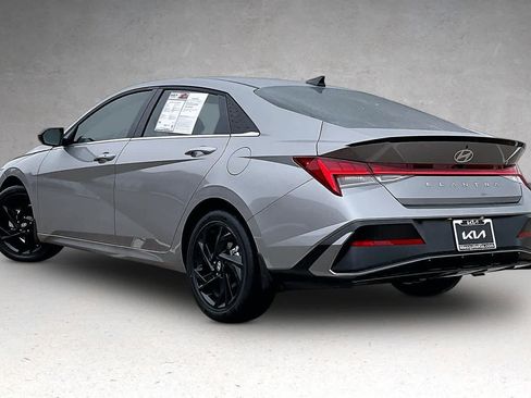 Used 2026 Hyundai Elantra SEL Sport Premium FWD image 4