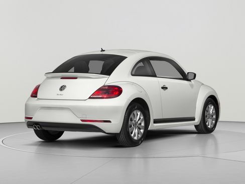 Used 2017 Volkswagen Beetle 1.8T Classic FWD image 2