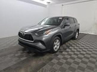 Used 2022 Toyota Highlander L FWD video 1