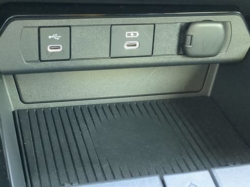 Used 2026 Toyota Prius FWD image 59