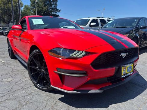Used 2018 Ford Mustang Coupe RWD image 1