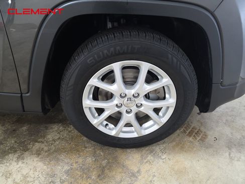Used 2014 Jeep Cherokee Latitude image 27