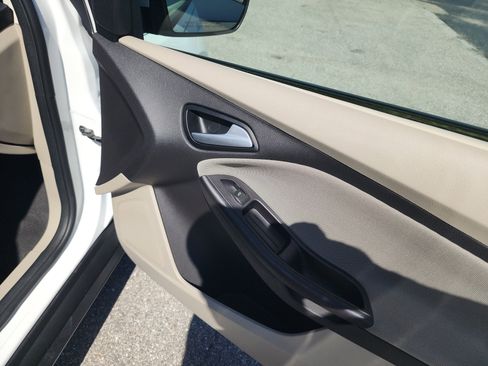 Used 2013 Ford Focus SE FWD image 29