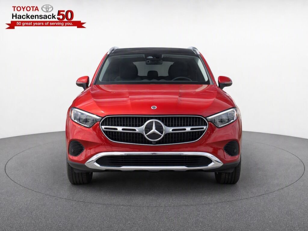 Used 2023 Mercedes-Benz GLC 300 4MATIC image 5