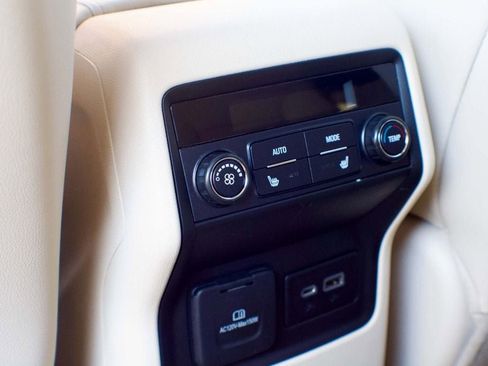 Used 2022 GMC Acadia Denali w/ Denali Ultimate Package image 45