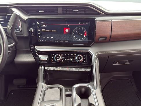 Used 2024 GMC Sierra 2500 Denali Ultimate image 20