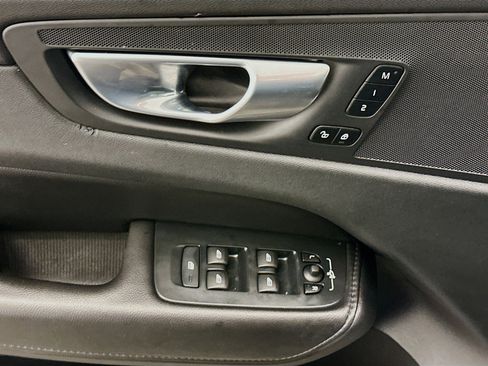 Used 2023 Volvo XC60 B5 Core w/ Climate Package image 15