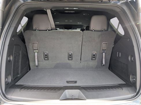 Used 2023 GMC Yukon SLT RWD image 44