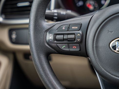 Used 2018 Kia Sorento LX image 25