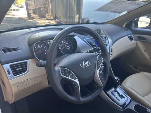 Used 2013 Hyundai Elantra Limited image 19