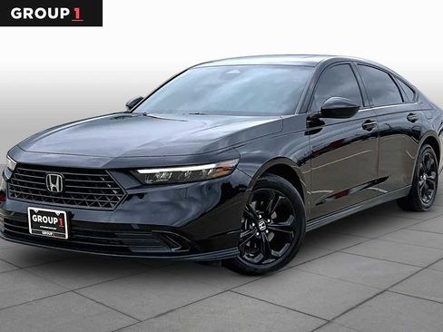 Used 2025 Honda Accord SE image 1