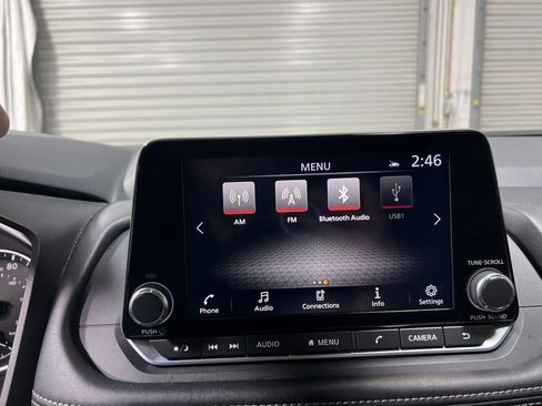 Used 2025 Nissan Rogue SV FWD image 31