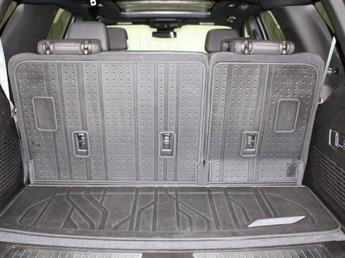 Used 2023 Chevrolet Tahoe Z71 w/ Luxury Package image 7