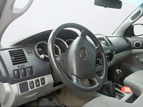 Used 2011 Toyota Tacoma 4x4 Regular Cab image 19